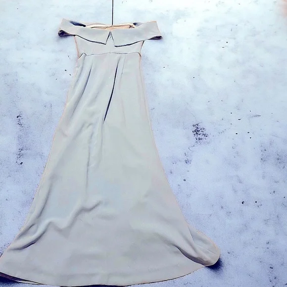 Lovers and Friends Danica silver blue off shoulder maxi gown - Picture 4 of 7